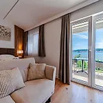 krevet i doručak Vrgorac 4*