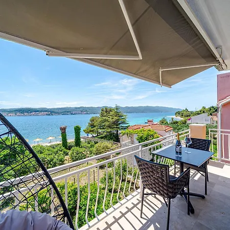 Vrgorac krevet i doručak 4*