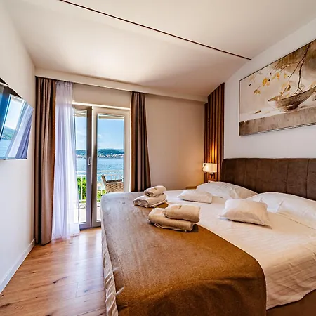 krevet i doručak Vrgorac 4*