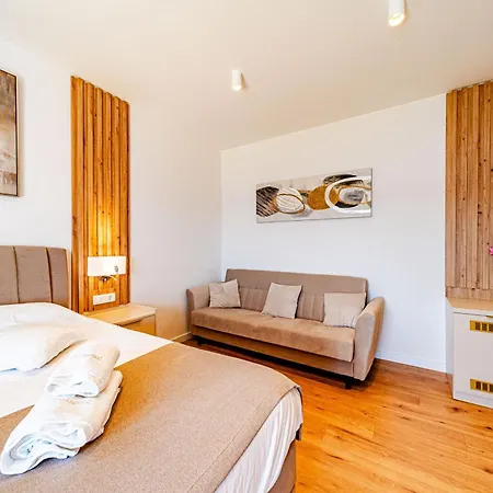 krevet i doručak Vrgorac 4*