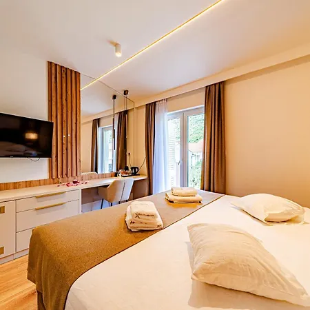 krevet i doručak Vrgorac 4*