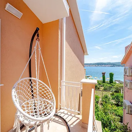 Bed and Breakfast Vrgorac 4*
