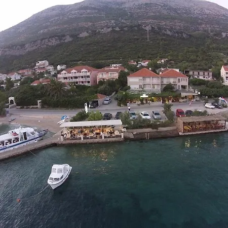 krevet i doručak Vrgorac 4*