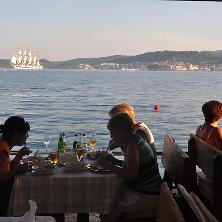 Bed and Breakfast Vrgorac 4*