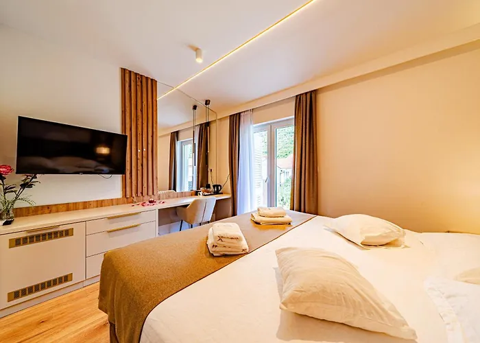 Couette-café Vrgorac 4*